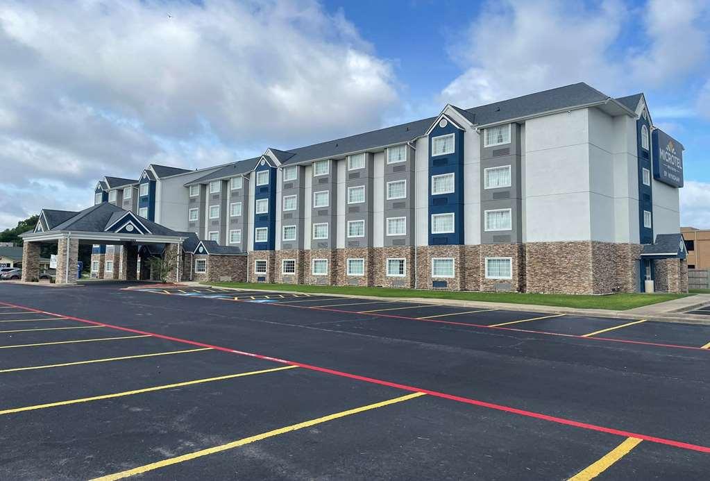 Microtel Inn & Suites By Wyndham Bossier City Exterior foto