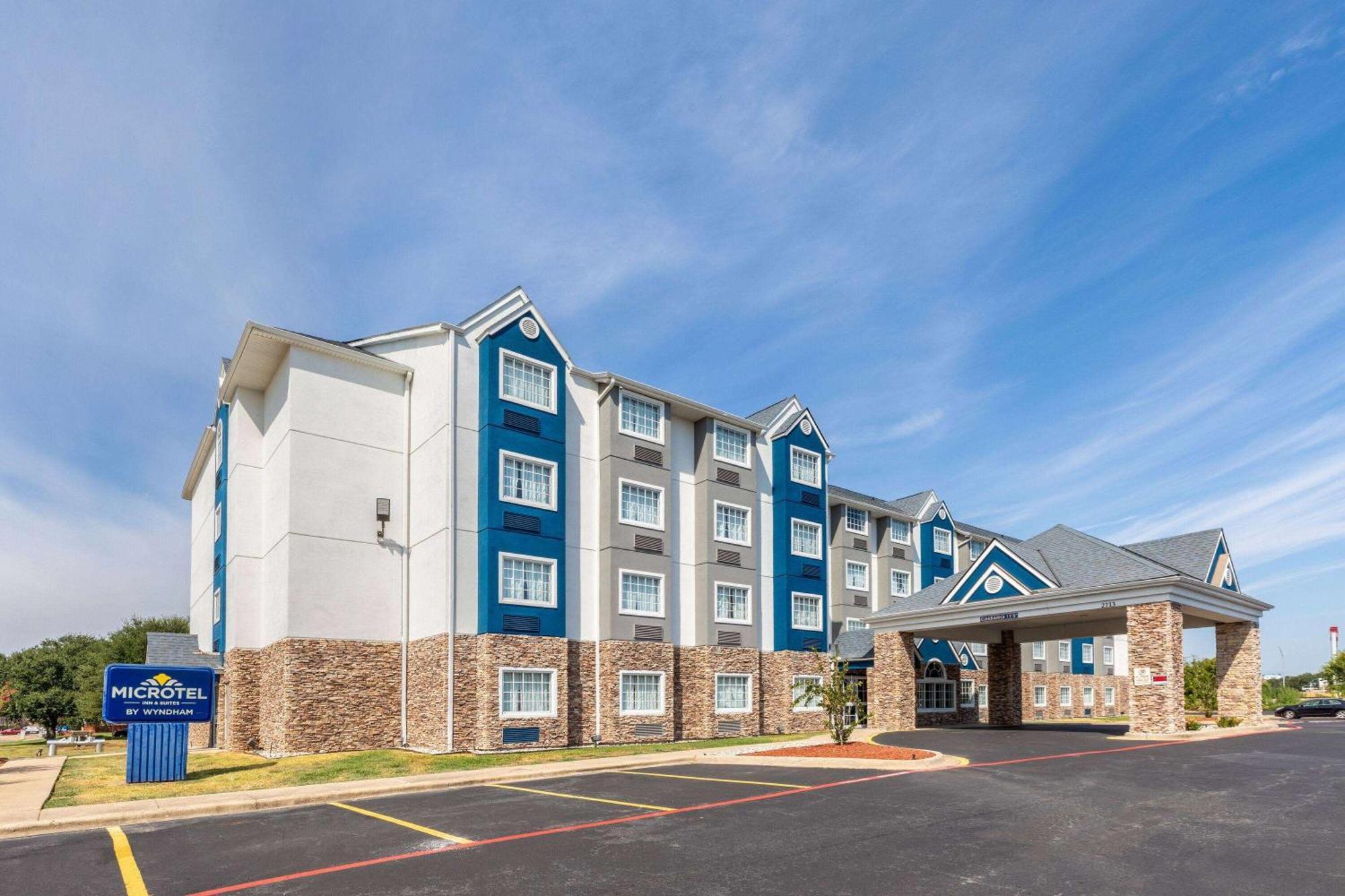 Microtel Inn & Suites By Wyndham Bossier City Exterior foto