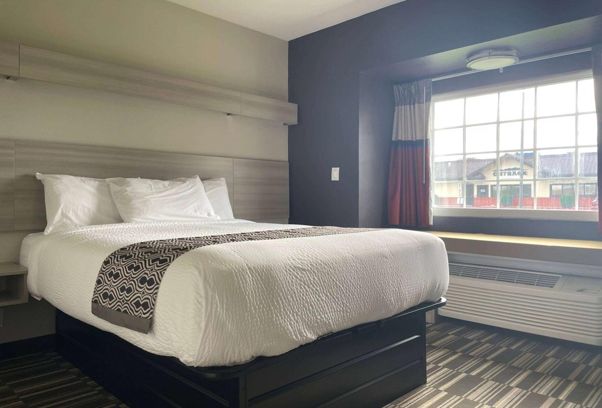 Microtel Inn & Suites By Wyndham Bossier City Exterior foto