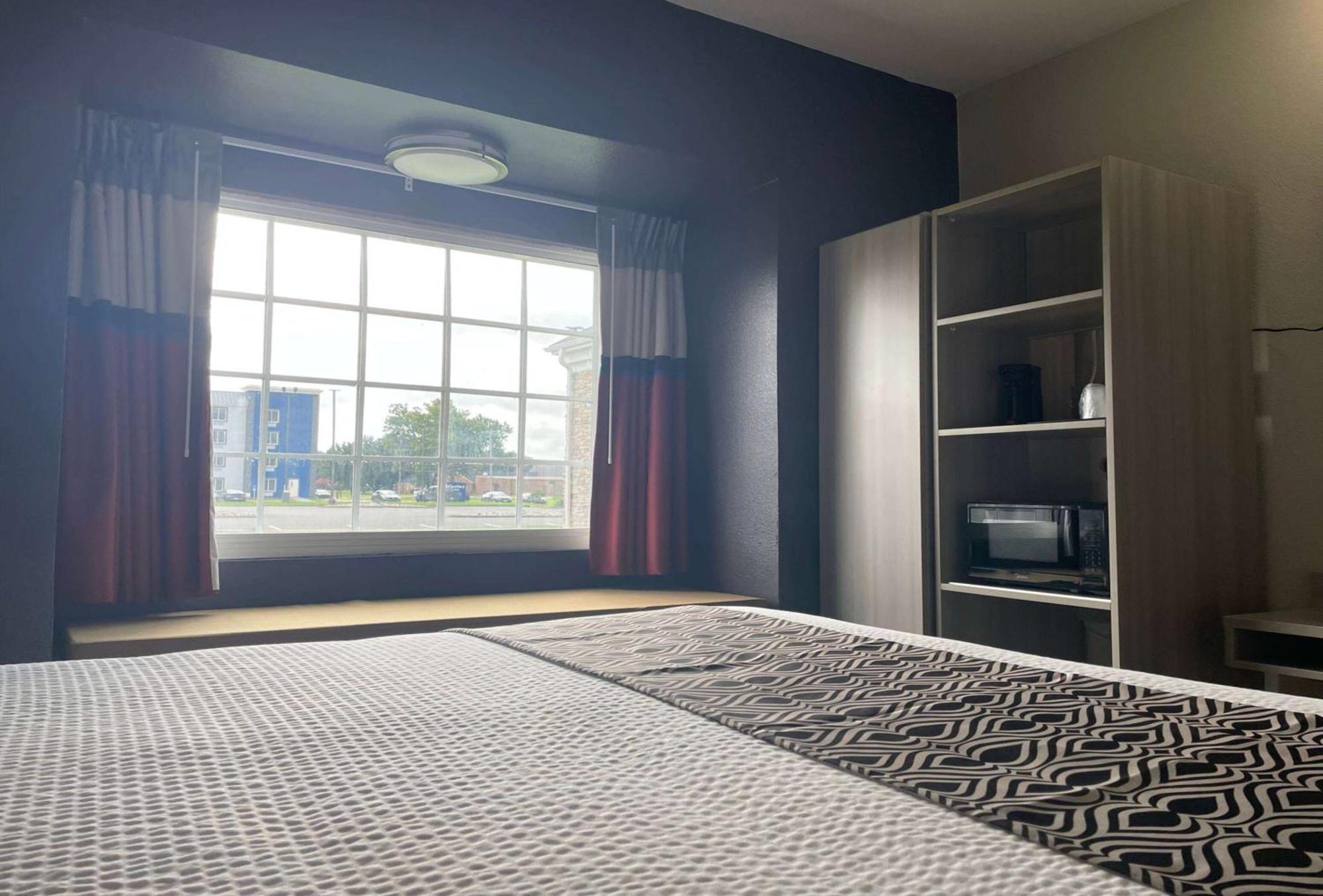 Microtel Inn & Suites By Wyndham Bossier City Exterior foto