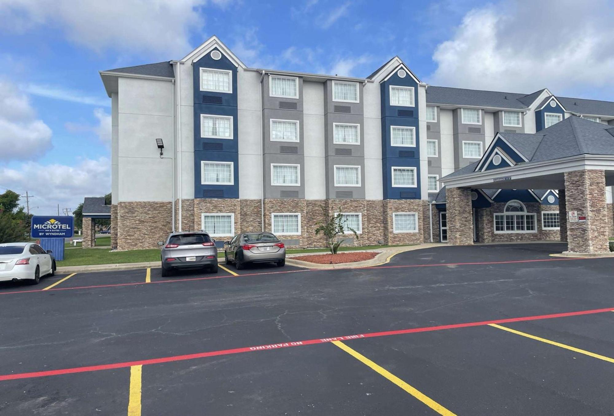 Microtel Inn & Suites By Wyndham Bossier City Exterior foto